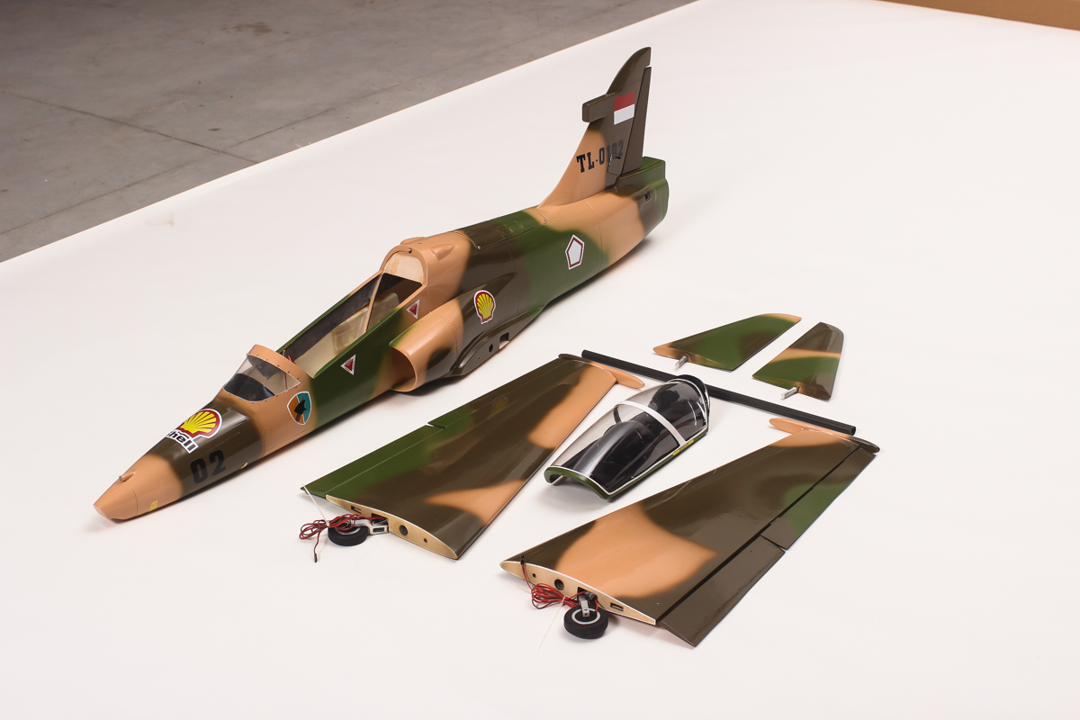 Air Force british Bae Hawk Wood+carbon wing/epoxy fuselage