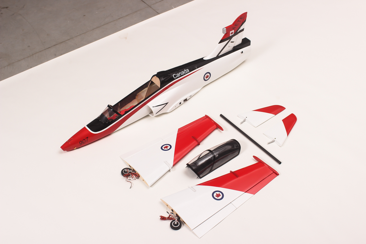 Canada Bae Hawk Wood+carbon wing/epoxy fuselage